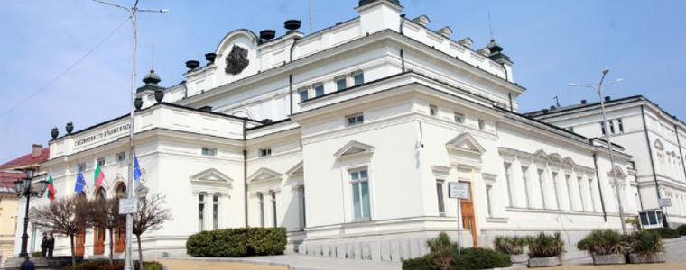 Партиите са скептични за успеха на третия мандат