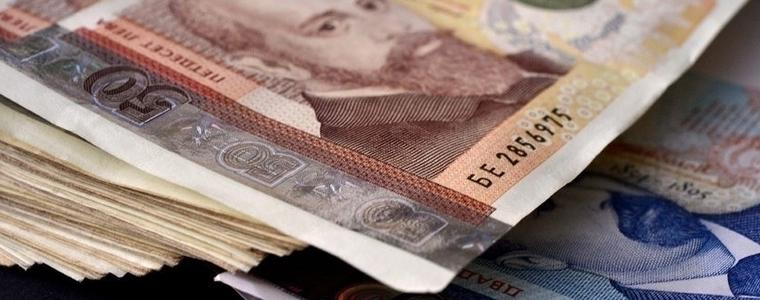 През второто тримесечие на годината средната месечна заплата за областта e 1 159 лв. 