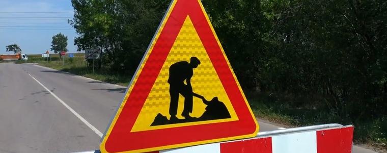 Регионалният министър отговаря на въпрос на Деница Сачева  за ремонтите в областта