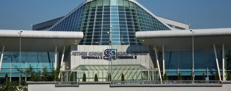 Транспортният министър за летище "София": Занемарено, мръсно, с неприветливи служители 