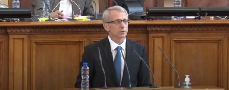 Учениците в класните стаи до последно, онлайн обучението само в краен случай  