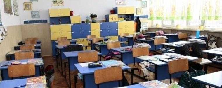 Министър Кацаров: Учебната година ще започне присъствено