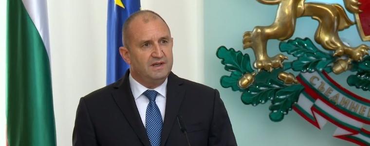 Радев към министрите: Ще ви организират протести, стачки и компромати  