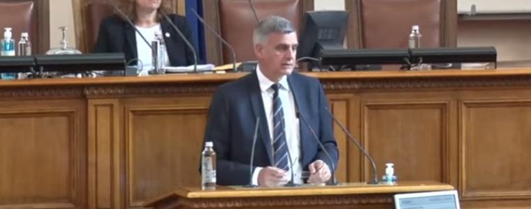 Стефан Янев се извини на лекарите, но не и на Костадин Ангелов