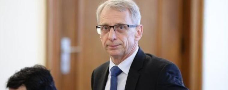 Covid мерките за училищата да се решават по общини, не по области, поиска Денков