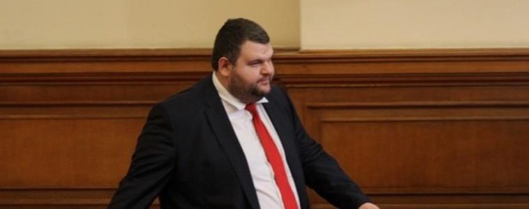 Делян Пеевски влезе на разпит в ДАНС