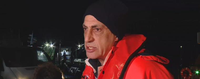 Машинното отделение на "Вера Су" е пълно с вода, корабът вече е потънало имущество