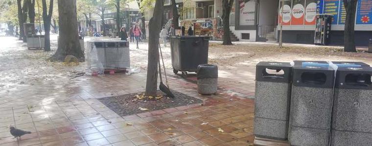 Община Добрич постави нови кошчета за отпадъци в централна градска част
