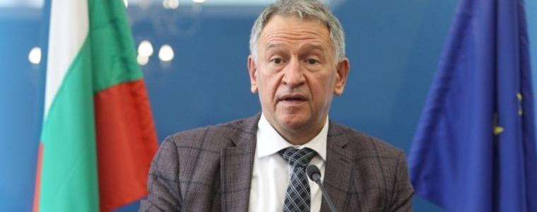 Планът на МЗ при този брой на болните предвиждал пълен локдаун 