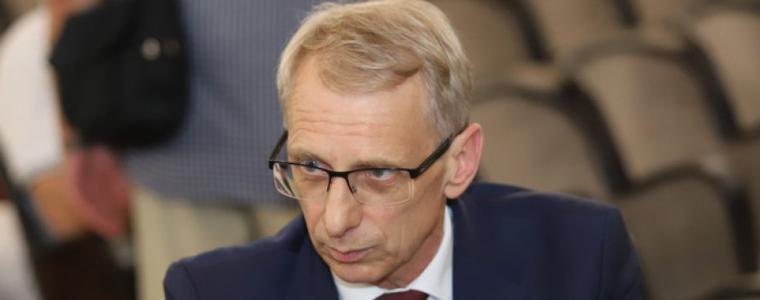 Учениците от 1-ви до 4-ти клас няма да учат присъствено по-рано от 8 ноември