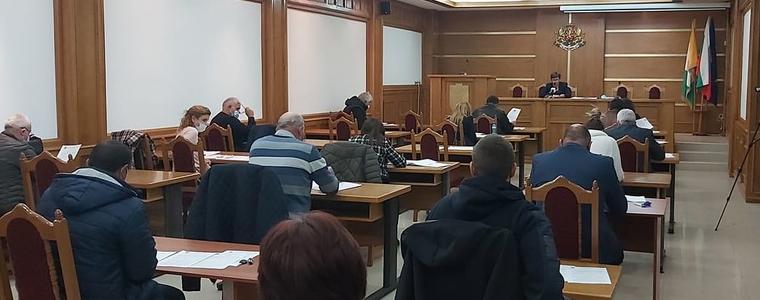 Добрички общински съвет заседава извънредно заради 2 решения, върнати от областния управител (ВИДЕО)