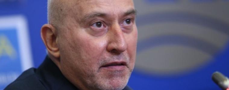 Математик: 600 000 са заразени с вируса, те са само върха на айсберга  