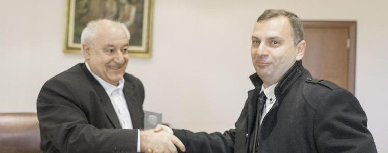Министър Асен Личев се срещна с капитана, ръководил операцията по изтегляне на "Вера Су"