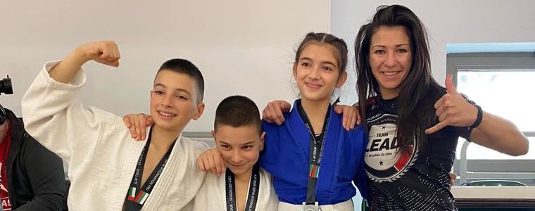 Първи медали за Добрич в бразилското джиу-джицу