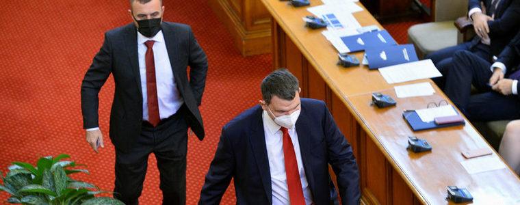  ДПС има депутат, който охранява Пеевски