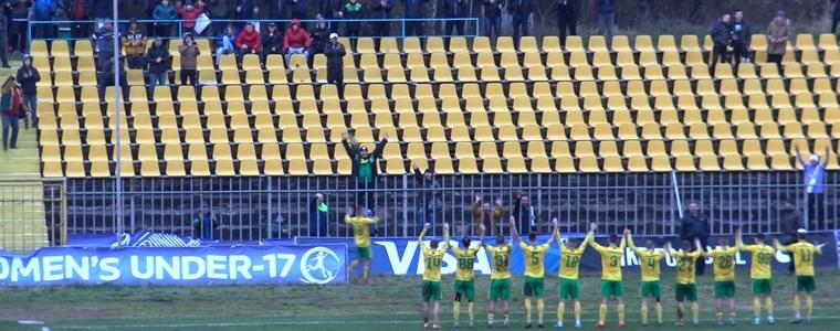 ФУТБОЛ: С 10 здрави полеви играчи „Добруджа“ приключи годината с победа (ВИДЕО)