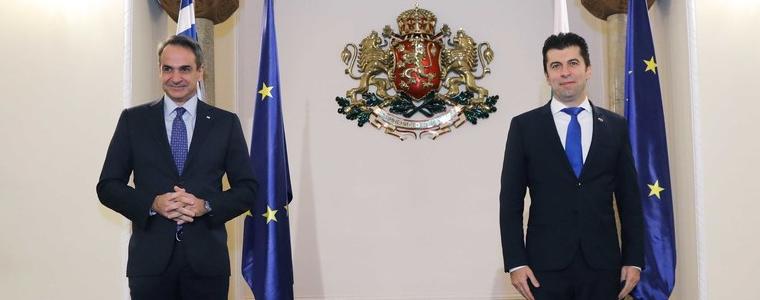 Газовата връзка с Гърция във фокуса на срещата Петков-Мицотакис