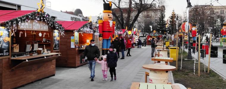 Коледните базари в Констанца и Букурещ привличат с красота и пищност (ВИДЕО)