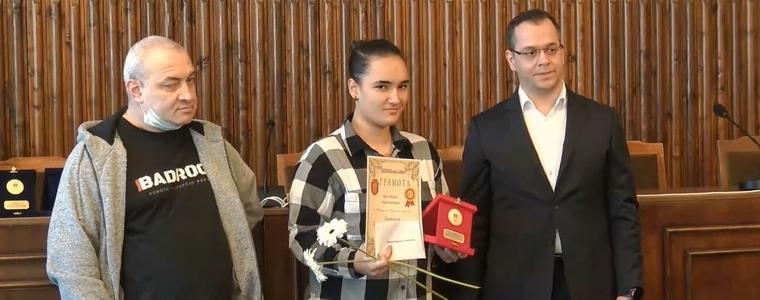 Наградиха най-добрите спортисти и отбори на Добрич за 2021 г. (ВИДЕО)