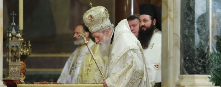 Патриарх Неофит призова да се молим за лекарите в навечерието на Рождество