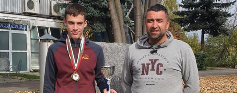 ПЛУВАНЕ: Олимпийско злато е голямата цел за 14-годишния Радослав Тодоров (ВИДЕО)