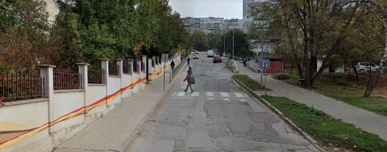 Започва ремонтът на улицата край СУ „Св. Климент Охридски“ в Добрич