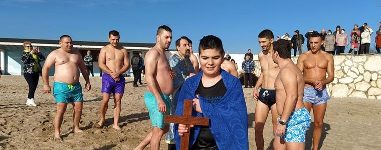 12-годишният Димитър Георгиев хвана кръста край Дуранкулак (ВИДЕО)