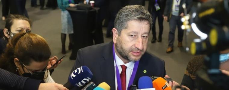 Христо Иванов остава начело на "Да, България"