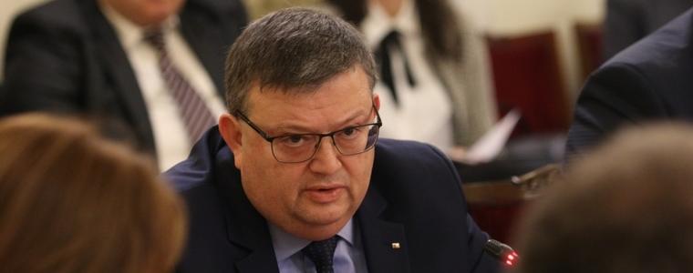Сотир Цацаров е депозирал оставката си в НС