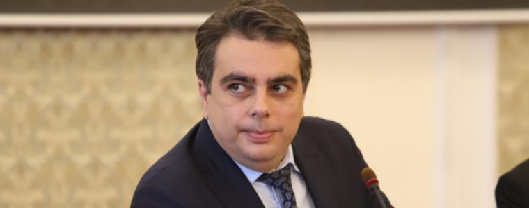 Асен Василев дава по-високи заплати в МВР само след реформи