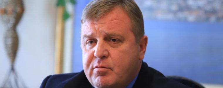 Каракачанов се оттегля от лидерския пост във ВМРО