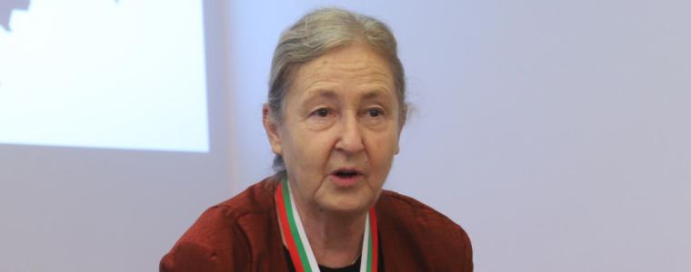 Пикът на петата Covid вълна преминава