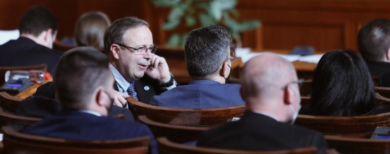 Скандал в парламента заради декларация на БСП за Барселонагейт