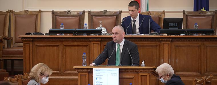 След среднощно заседание НС ще продължи второто четене на държавния бюджет