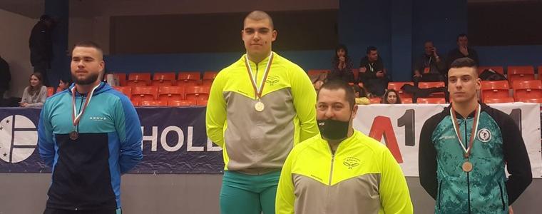 Тодор Петров започна годината с титла