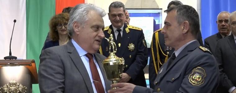 Комисар Дарин Димитров получи наградата „Пожарникар на годината“ (ВИДЕО)