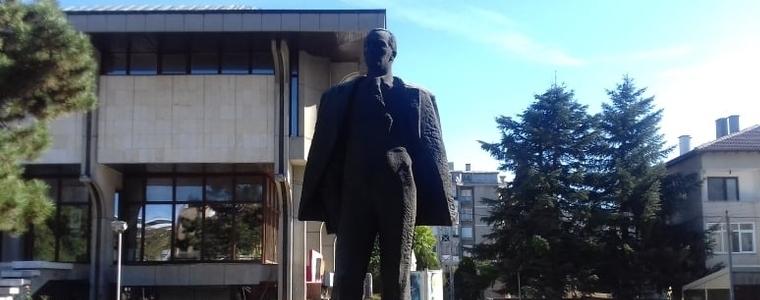 РИМ-Добрич очаква участници в средношколския конкурс за поезия „Възкресения“