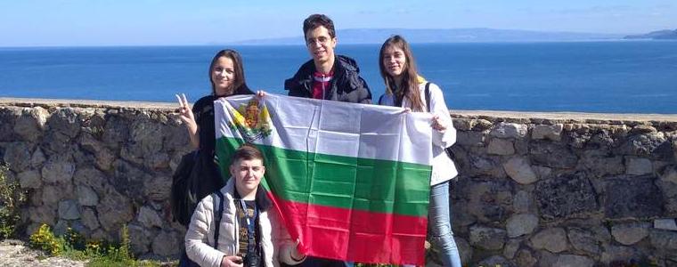 Ученици от гимназия „Райко Цончев“ представят фолклорно наследство пред връстници в Италия