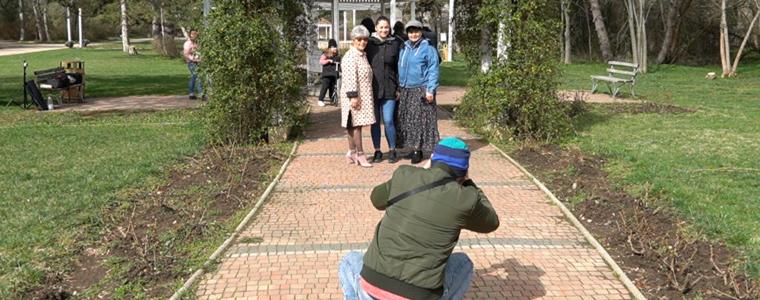 Добрички фотографи с благотворителна фотосесия в подкрепа на болно дете (ВИДЕО)