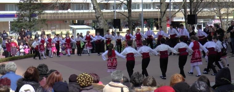 Празнична програма на пл. „Свобода“ и в кв. Рилци