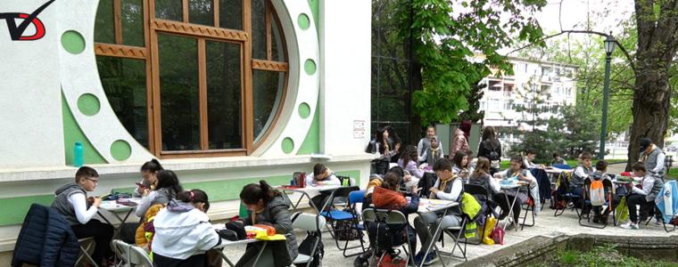 Природата на Добруджа рисуват талевци в парка (ВИДЕО)
