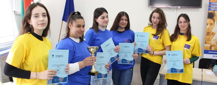 Ученици дебатираха за алтернативната енергия по инициатива на ТПП – Добрич (ВИДЕО)