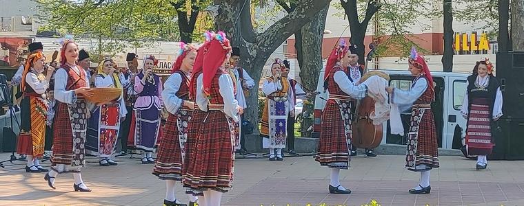 Великденски концерт на ансамбъл „Добруджа” (СНИМКИ)