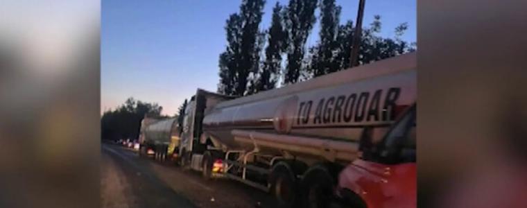 Автовоз и цистерна в сблъсък до "Дунав мост". Катастрофира и турски автобус
