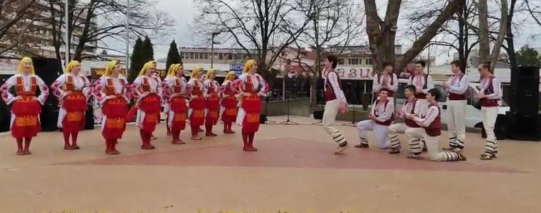 Фолклорен концерт за Деня на българската армия в центъра на Добрич