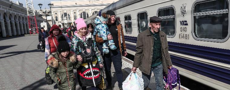 Москва засилва атаките си в Донбас, Херсон минава на рубли