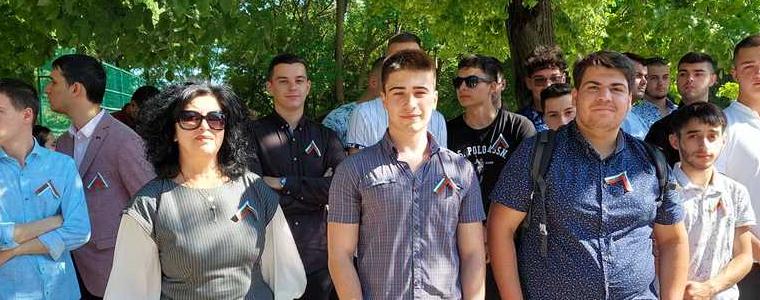 ПМГ "Иван Вазов" изпрати абитуриентите си с незабравим концерт