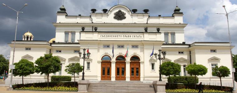 Украйна иска ремонт на военна техника у нас, не оръжие  