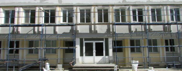 Започна реконструкцията на сградата и централната трибуна на стадиона в Генерал Тошево