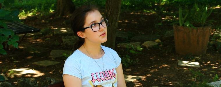 17-годишната Габриела Господинова представя първата си стихосбирка в сряда (ВИДЕО)